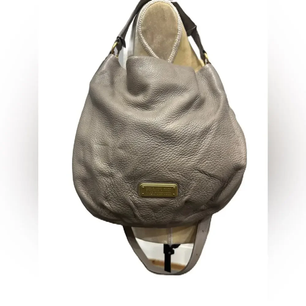 Marc Jacobs Taupe Pebble Leather Hobo/crossbody Bag With Long Strap MSRP‎ $459